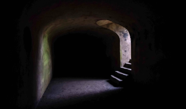 Длинные тёмные коридоры фортов